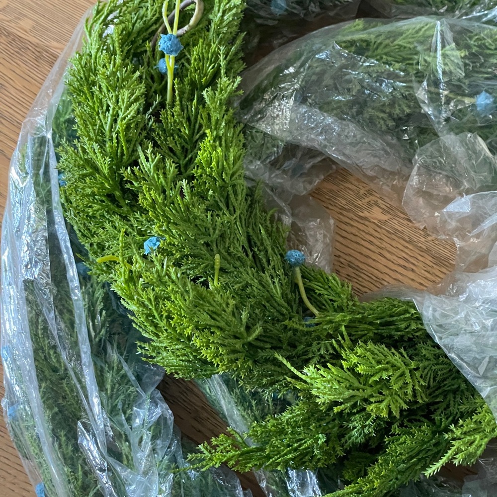 LAST ONE Anthropologie / Terrain Juniper Berry Garland 108” NWT Disc. Style - Picture 4 of 8
